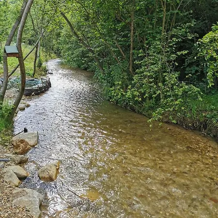Landsted Secludet Cozy Cabin Beside A River